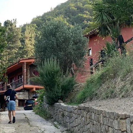La Roja - 1, 2, Apartment *